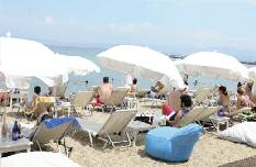10 Γεμίζουν οι παραλίες του Δήμου Θερμαϊκού Επιτέλους, μύρισε καλοκαίρι και οι παραλίες του Δήμου Θερμαϊκού άρχισαν να γεμίζουν.