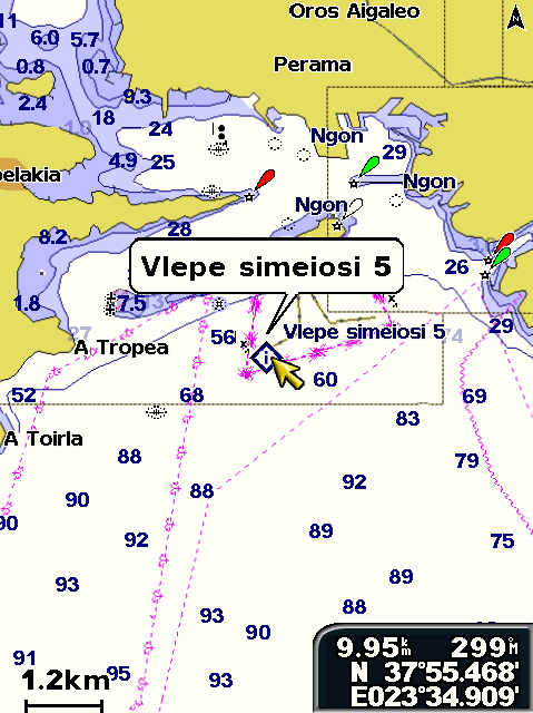 Χρήση χαρτών Πρόσβαση σε πρόσθετες πληροφορίες αντικειμένων Χρησιμοποιήστε το βελάκι του χάρτη ( ) για εμφανιστούν στην οθόνη πληροφορίες για στοιχεία, σημεία και χάρτες.