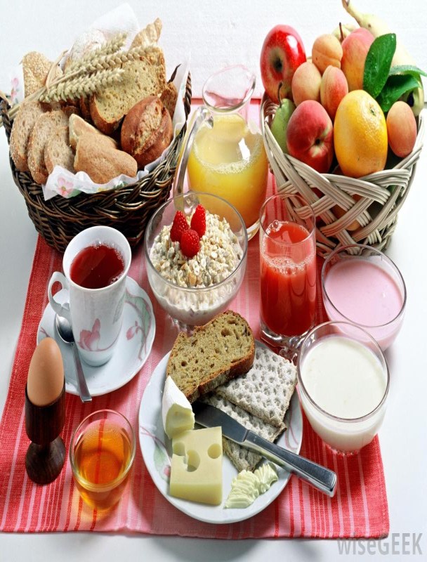 Γιατί να τρώω Πρωινό; Το πρωινό γεύμα είναι πολύ σημαντικό και δεν πρέπει να παραλείπεται από κανέναν και ειδικά από τους εφήβους καθώς: Το πρωινό γεύμα Μας βοηθάει να ζούμε υγιεινά αφού περιέχει όλα