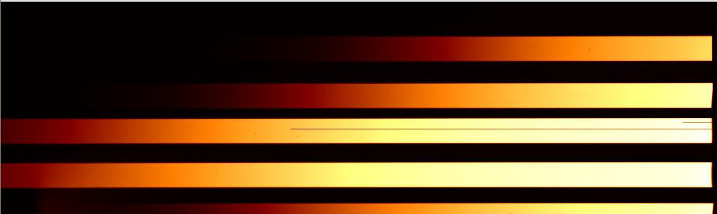 Chapter 4: Data reduction 132 Figure 4.4: Display and plot images of a flat field frame. We zoom in the plot at high pixel.