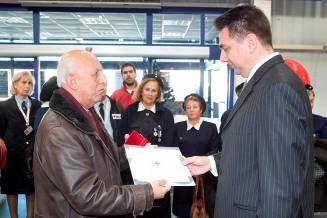 Η εταιρεία ΜΑΚΡΟ ενισχύει το έργο του Ελληνικού Ερυθρού Σταυρού Την Πέμπτη 6 Δεκεμβρίου 2012, ώρα 12:00 το μεσημέρι, τα μέλη του Διοικητικού Συμβουλίου του Περιφερειακού Τμήματος ΕΕΣ Θεσσαλονίκης
