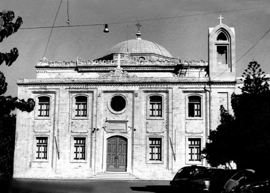 Τότε χτίστηκε ο ναός που καθιερώθηκε στο όνομα του Aπόστολου Τίτου για να συνεχιστεί η παλαιά θρησκευτική παράδοση.