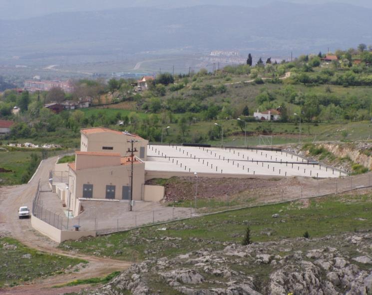 Από τις πηγές προκύπτει ποσότητα κατά μέσο όρο 70 m3 ανά ώρα, ενώ από τις γεωτρήσεις αντλείται ποσότητα κατά μέσο 660 m3 ανά ώρα.