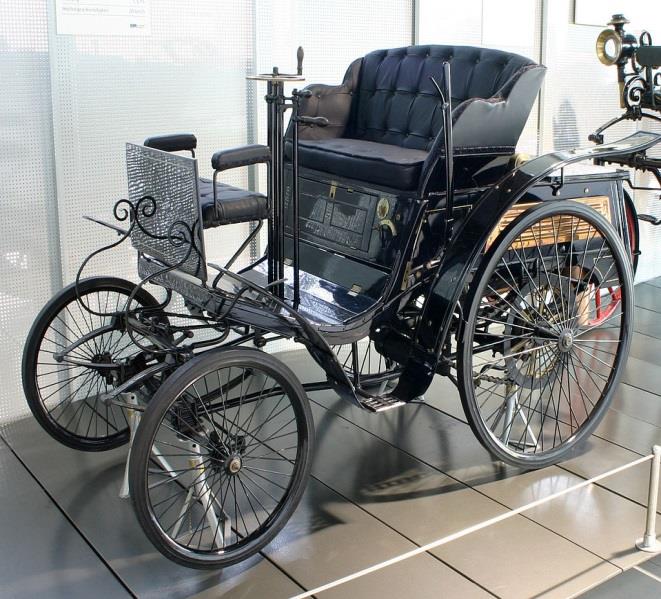 Την αρχή έκανε στην Γαλλία, το έτος 1769, ο Νικολά Κουνιό (Nicolas Jοseph Cugnot), δημιουργώντας το πρώτο αυτοκίνητο όχημα, ένα ατμοκινούμενο αμάξι, το fardier.