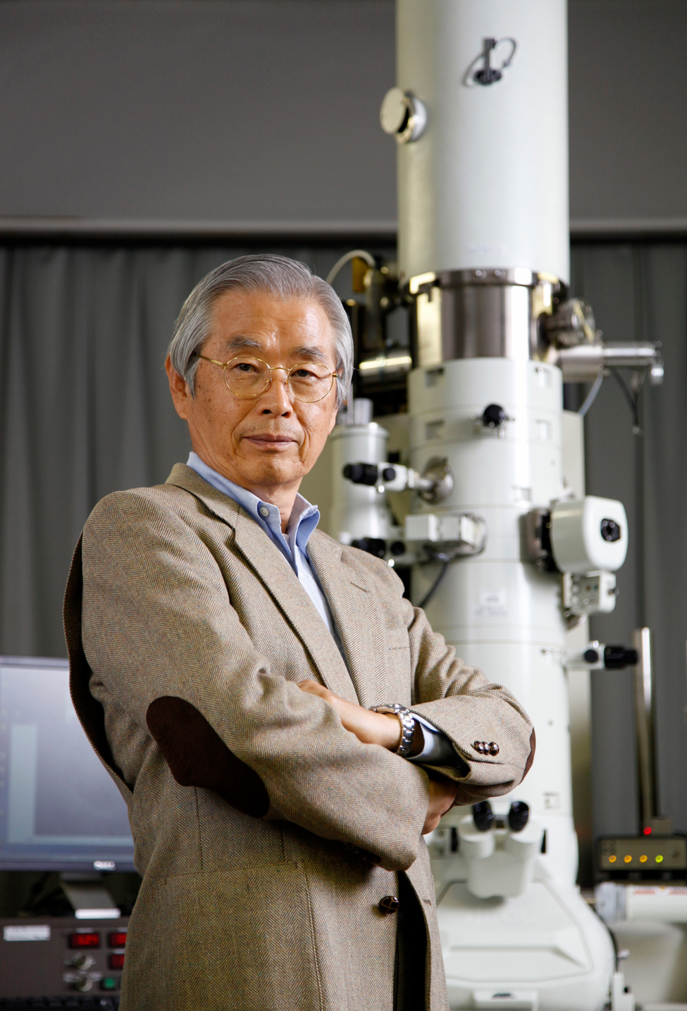 Υπάρχει δομή του άνθρακα με διάμετρο κοντά στο 1 nm ; Τo 1991, o Ιάπωνας φυσικός S.