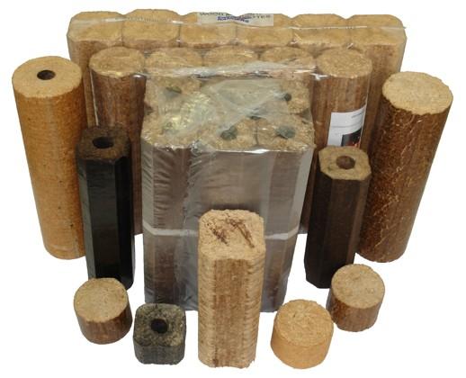 Τυποποιημένες Ξυλομπρικέτες (Wood Briquettes) 21 Πλεονεκτήματα ξυλομπρικέτας: Ευκολότερα μετρήσιμο βάρος και όγκος κατά την παραλαβή Ευκολία μεταφοράς και αποθήκευσης Λιγότερος ωφέλιμος χώρος φύλαξης