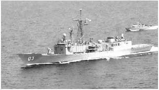 Όπως στο RN, έτσι και σε µια κλάση έξι αµερικανικών φρεγατών στο πολεµικό ναυτικό της Αυστραλίας (Royal Australian Navy, RAN) εµφανίστηκαν ρωγµές στις υπερκατασκευές, τη δεκαετία του 80 [16], (Σχ. 1.