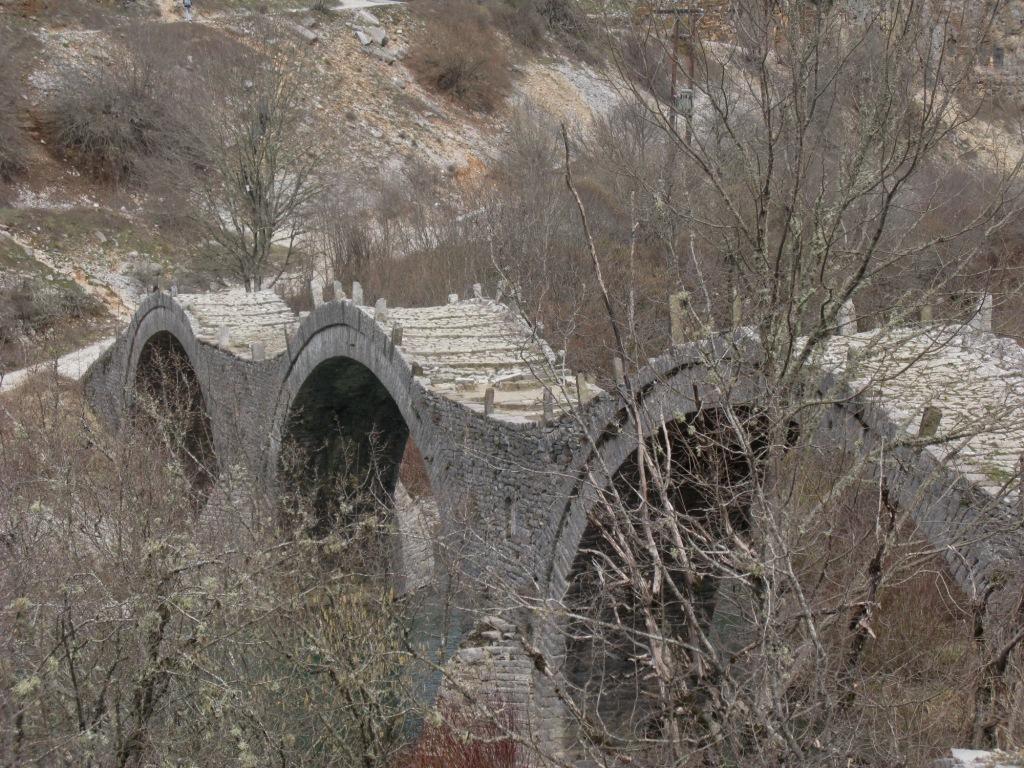 Του Πλακίδα ι Καλογερικό Σξίηνμν γεθύξη πνπ ρηίζηεθε ην 1814.