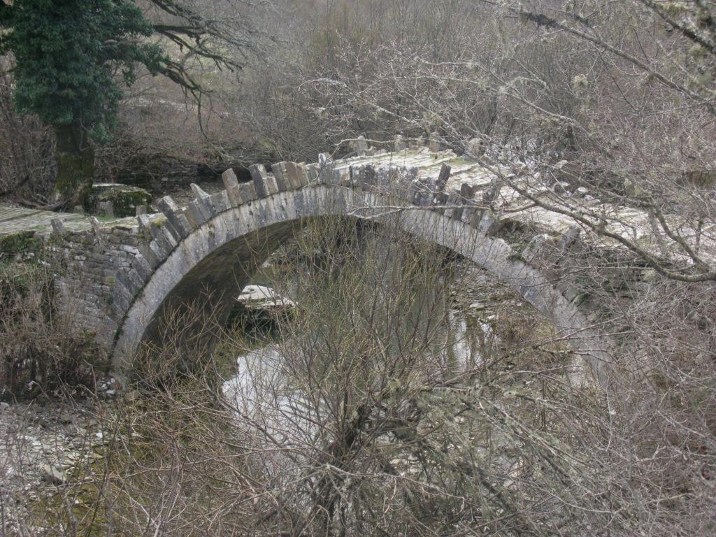 Του καπετάν Αρκοφδα Υηίζηεθε ην 1806 θαη ζπληεξήζεθε από ην Τπνπξγείν Πνιηηηζκνύ. Δίλαη κνλόηνμν, κήθνπο 8,85 κ. θαη ύςνπο 3,5 κ.