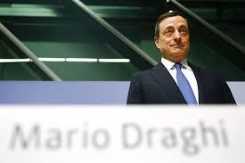 Δευτέρα 6 Ιανουαρίου 015 «Φιλί ζωής» από Draghi και ECB στη ρευστότητα των αγορών Μετά το ιστορικής σημασίας πρόγραμμα αγοράς ομολόγων της Fed το οποίο έληξε αλλά και τα αντίστοιχα σε ισχύ ακόμη