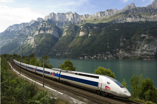 Τρένα υψηλής ταχύτητας: TGV Διατηρεί το ρεκόρ ως ταχύτερο τρένο με τροχούς έχοντας πετύχει ταχύτητα 574 χλμ/ώρα τον Απρίλιο του 2007, και επίσης το ρεκόρ της μεγαλύτερης μέσης ωριαίας ταχύτητας για