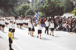π π ΠEPIO IKH EK OΣH TOY ΣYΛΛOΓOY ΓONEΩN & KH EMONΩN KOΛΛEΓIOY ΨYXIKOY ETOΣ 6ο Τεύχoς 24ο IOYNIOΣ 2005 EDITORIAL Κάποτε οι γονείς έθεταν υψηλούς στόχους για το µέλλον των παιδιών τους θέλοντας να