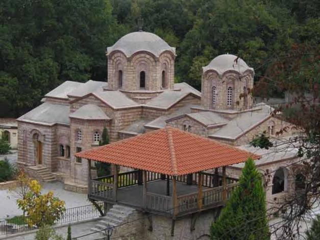 ΝΔΟ ΜΟΝΑΣΗΡΙ ΣΟΤ ΑΓΙΟΤ ΓΙΟΝΤΙΟΤ Μεηά από ηελ θαηαζηξνθή ηνπ παιαηνύ κνλαζηεξηνύ ηνπ Αγίνπ Γηνλπζίνπ ην 1943 έλα λέν κνλαζηήξη ρηήζηηθε ζε πςόκεηξν ρακειόηεξν από ην αξρηθό θηίζκα ζηε ζέζε ηνπ
