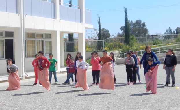 5.03.15 Γιορτή του Δέντρου. Οργάνωση της ενδοσχολικής εκδήλωσης από τους μαθητές της Α τάξης. Εκπαιδευτική Επίσκεψη στο Περιβαλλοντικό Κέντρο Ορεινής στη Σκαρίνου των μαθητών της Ε τάξης. 9.03.15 Παρουσίαση από επαγγελματία αυλοποιό του παραδοσιακού αυτού οργάνου σε μαθητές της Δ και Ε τάξης.