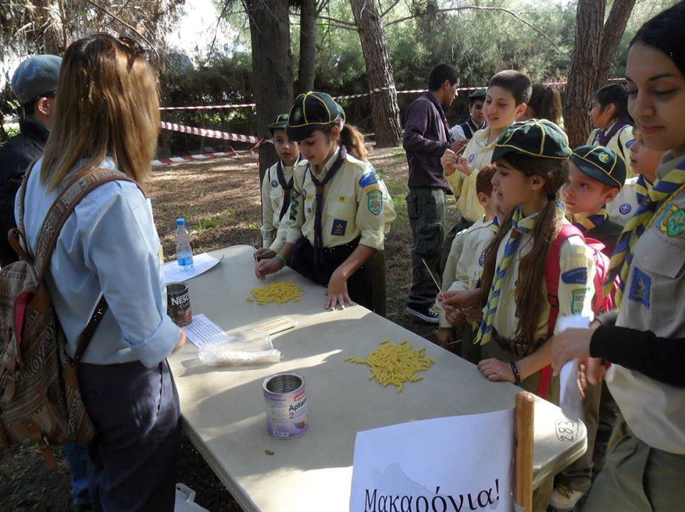 και Προσκοπικό απόγευμα προσπαθώντας μέσα από διάφορα παιχνίδια/βάσεις να ανακαλύψουν τα ίχνη τα οποία θα τους οδηγήσουν στον Μόγλη.