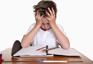 Μείωση της αυτοπεποίθησης των μαθητών Μείωση των επιδόσεών τους στα μαθηματικά, αφού ο φόβος τους παραλύει τη σκέψη Αύξηση του δέους και το φόβου των παιδιών για τα