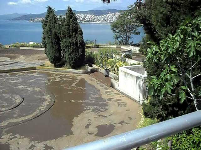 Η δεξαμενή ενεργού ιλύος ή δεξαμενή αερισμού ή βιοαντιδραστήρας H ενεργός ιλύς αποτελείται από βιολογικούς θρόμβους