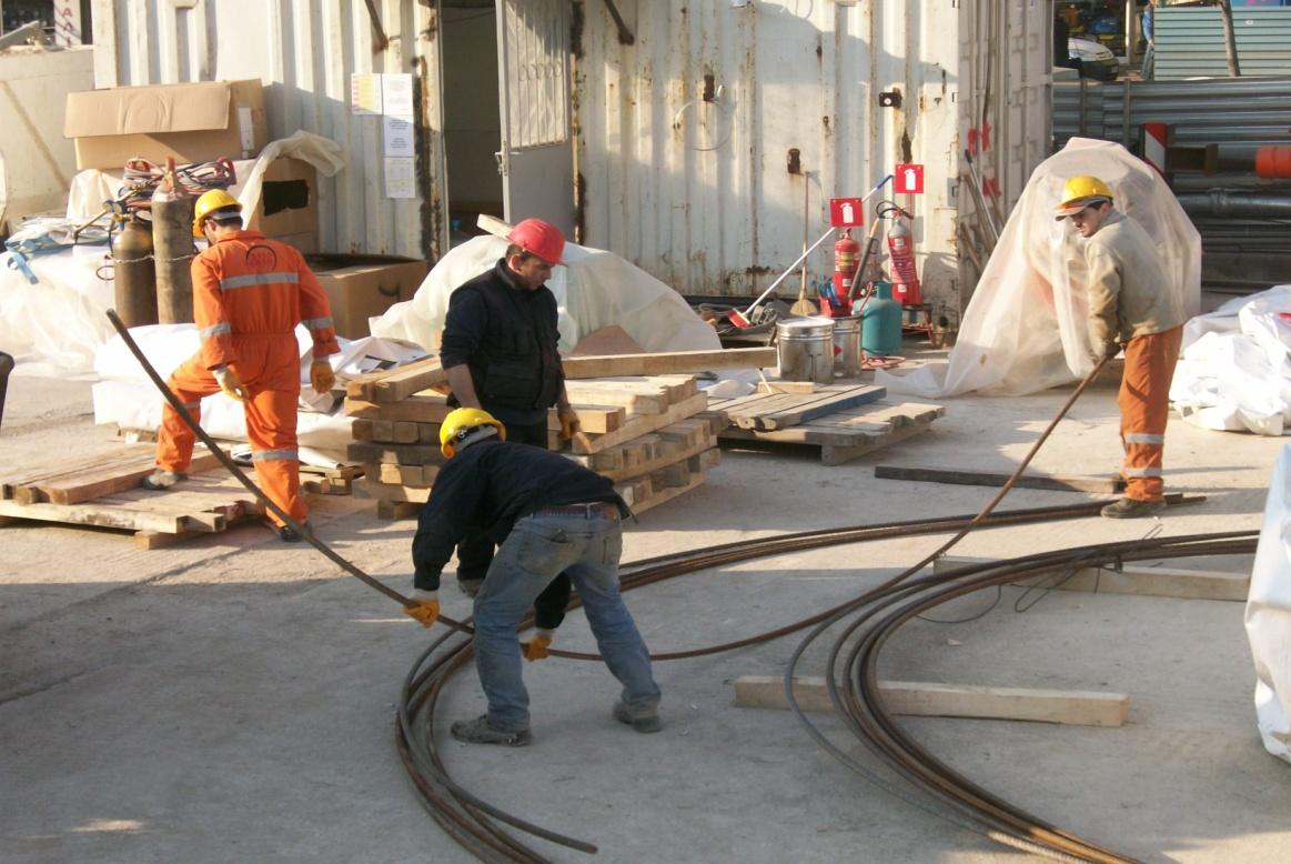 Συνέπειες οι οποίες μπορούν αν όχι να αποφευχθούν σίγουρα να μειωθούν στο ελάχιστο ακολουθώντας τις σωστές οδηγίες χειρονακτικής διακίνησης φορτίου.