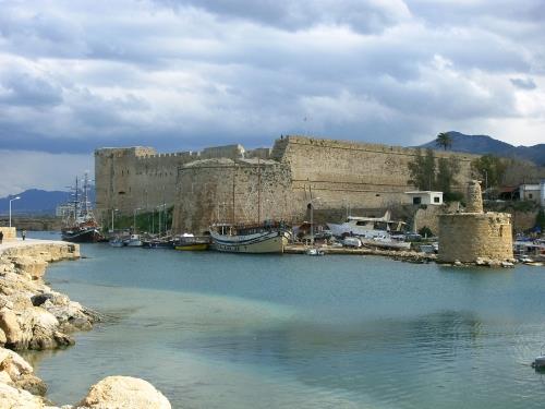 Τη θάλασσα παρέα έχεις, μακριά μας πώς αντέχεις; Στην μισή μας την πατρίδα