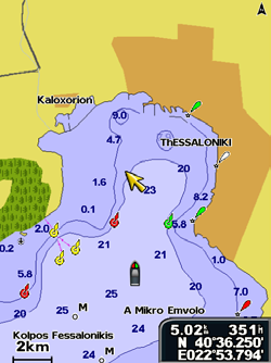 Χρήση χαρτών Άλλα χαρακτηριστικά που είναι κοινά στους περισσότερους χάρτες περιλαμβάνουν τις γραμμές περιγράμματος βάθους, (με τα βαθιά νερά να αναπαρίστανται με λευκό χρώμα), ζώνες παλίρροιας,