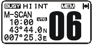 8.10.2 ΣΑΡΩΣΗ ΜΝΗΜΗΣ (M-SCAN) 1. Ρυθμίστε τον διακόπτη του SQL μέχρι να εξαφανισθεί ο θόρυβος. 2. Επιλέξτε το επιθυμητό κανάλι που θα σαρωθεί χρησιμοποιώντας τα πλήκτρα UP/ DOWN. 3.