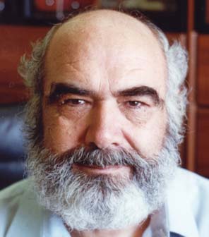 ΧΑΡΑΛΑΜΠΟΣ Χ. ΣΠΥΡΙΔΗΣ, Φυσικός, Ηλεκτρονικός, Ραδιοηλεκτρολόγος Α, Καθηγητής Μουσικής Ακουστικής, Πληροφορικής του Τμήματος Μουσικών Σπουδών του Εθνικού και Καποδιστριακού Πανεπιστημίου Α- θηνών.