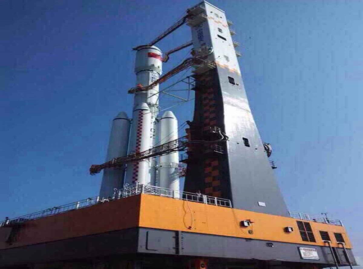 6.1.4 LM-7 Το πρωτότυπο LM-7 συναρμολογείται στο Κέντρο Δορυφορικών Εκτοξεύσεων Wenchang (ισοδύναμο της Κίνας για το Ακρωτήριο Κανάβεραλ) για τον έλεγχο εκτός πτήσης.