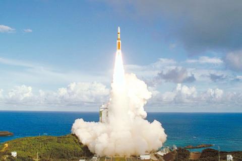 2.4.12 H-II Το όχημα εκτόξευσης H-II, o κεντρικός πύραυλος του διαστημικού προγράμματος της Ιαπωνίας, με τη δυνατότητα να εκτοξεύσει έναν δορυφόρο δύο τόνων σε γεωστατική τροχιά, είναι ένας πύραυλος