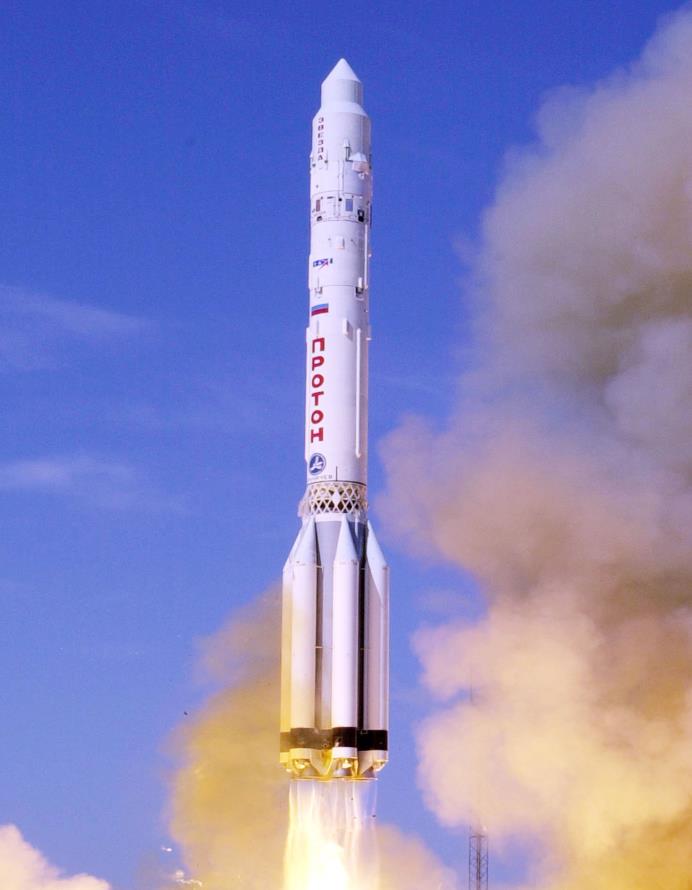 από 12,2 τόνους ωφέλιμο ερευνητικό φορτίο με την ονομασία "Proton" με αποτέλεσμα ο πύραυλος να πάρει αυτό το όνομα. Ο τριών σταδίων UR-500K (Proton-K), άρχισε τις πτήσεις το 1967.