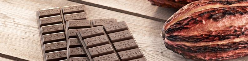 ΑΠΟ ΤΟ 1840 Ισπανική σοκολάτα χωρίς γλουτένη. Η Simon Coll χρησιμοποιεί υψηλής ποιότητας κακάο, το οποίο συλλέγει από τη Γκάνα και το Εκουάδορ.