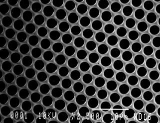 Micro Channel Plate (MCP) Continuous dynode chain (Hamamatsu) Pb-glass 2D PMT: + μεγάλη ενίσχυση μέχρι 5 104; + γρήγορο σήμα (transit time spread ~50 ps); + λιγότερο