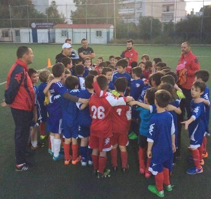 ΕΚΠΑΙΔΕΥΣΗ ΠΡΟΠΟΝΗΤΩΝ Μεγάλος στόχος του soccer school ήταν η εκπαίδευση των