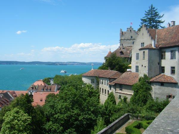 Ein Teil der Burg ist Museum man kann über 35 Räume und Zimmer mit Original-Möbeln besichtigen. Die bekannte Tänzerin Mary Wigman hat hier mehrere Jahre gelebt. Die Burg ist im Sommer von 9.00-18.