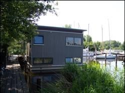 Aalsmeer The Netherlands House-boat 2007 20 m3 Plato Wood Poplar vertical-cladding Principal: