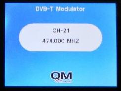 QM DHM-2060 Οδηγός γρήγορης εγκατάστασης Το DHM-2060 μπορεί να προγραμματιστεί με τα παρακάτω βήματα: Βήμα No1 Τροφοδοτήστε το DHM-2060 χρησιμοποιώντας τον εξωτερικό τροφοδοτικό (12VDC/1,5A) που
