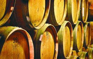 Ωρίμανση : 3 χρόνια το λιγότερο ωρίμανση μέσα σε δρύινα βαρέλια ενυσχιμένα με sherry / bourbon / rum Ανάμειξη :