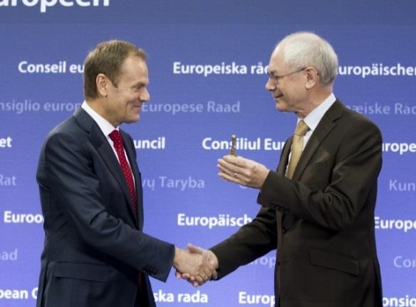 24 1.Το Ευρωπαϊκό Συμβούλιο (European Council) Η συνθήκη της Λισσαβόνας θα καθιερώσει μια μακροχρόνια προεδρία.