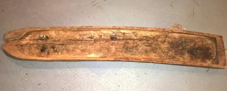 Εικόνα 4: Ταρακτής, εργαλείο κατασκευασμένο από αποξηραμένο κλαδί φοίνικα που χρησιμοποιείται ακόμη και σήμερα κατά την επεξεργασία του τυροπήγματος.