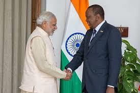 Η Κένυα και η Ινδία αναπτύσσουν ακόμη περισσότερο τη συνεργασία τους Από αριστερά προς τα δεξιά, ο Πρωθυπουργός της Ινδίας, κος Narendra Modi, και η Α.Ε.