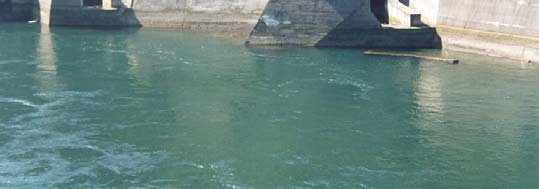 Υπερχειλιστές και λεκάνη ηρεμίας του Φράγματος Πλατανόβρυσης. Ποταμός Νέστος. Τύπος Φράγματος: βαρύτητας από RCC Ύψος Φράγματος: 95m Όγκος φράγματος: 0,45.10 04510 6 m 3 Χωρητικότητα ταμιευτήρα: 57.