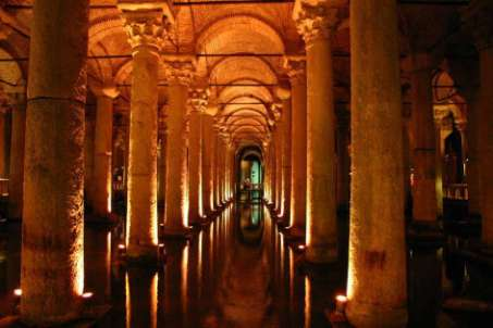 Hagia Sofia (Aya Sofija), Istanbul glavnih Istanbulskih Cisterne (Basilica cistern), ki so nasproti hipodroma