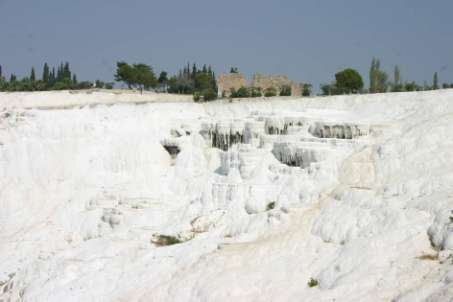 Pamukkale katerih se ljudje kopajo, so suhe Prazne ponvice, Pamukkale Na vrhu