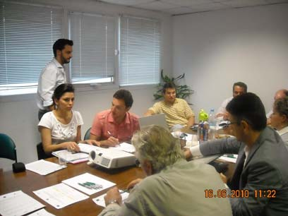 Διαβούλευση Ι Δυνητικοί Επενδυτές Στις 16 Ιουνίου 2010 πραγματοποιήθηκε στην αίθουσα συσκέψεων της Νομαρχιακής Αυτοδιοίκησης Αχαΐας η πρώτη συνάντηση διαβούλευσης με τη συμμετοχή εκπροσώπων επενδυτών