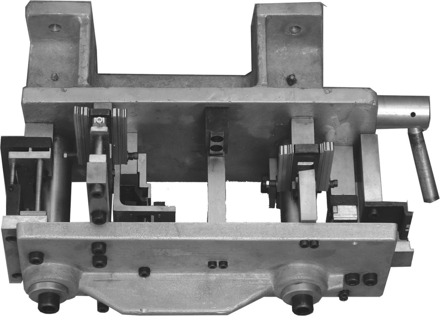 PROFILCO SLIDING PR-26 PRESS AT038-102-07 Πρεσάκι Κοπτικό Πρεσάκι Κοπτικό Front view Εμπρός όψη PROFILCO