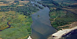 ΔΕΛΤΑ Δέλτα, για παράδειγμα, μπορεί να σχηματίσουν και ποταμοί που εκβάλλουν σε λίμνες. Στην Ελλάδα 12 Δέλτα 33,58% της υγρ.