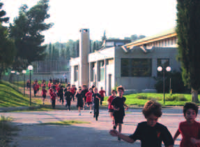 Αγώνες Δρόμου σε Ανώμαλο Έδαφος T ο Σάββατο, 29 Νοεμβρίου 2008, πραγματοποιήθηκαν οι Αγώνες Δρόμου σε ανώμαλο έδαφος Δημοτικών Σχολείων στα πλαίσια του Α.Σ.Ι.Σ. (Αθλητικές Συναντήσεις Ιδιωτικών Σχολείων), που διοργάνωσε η Σχολή Χατζήβεη.