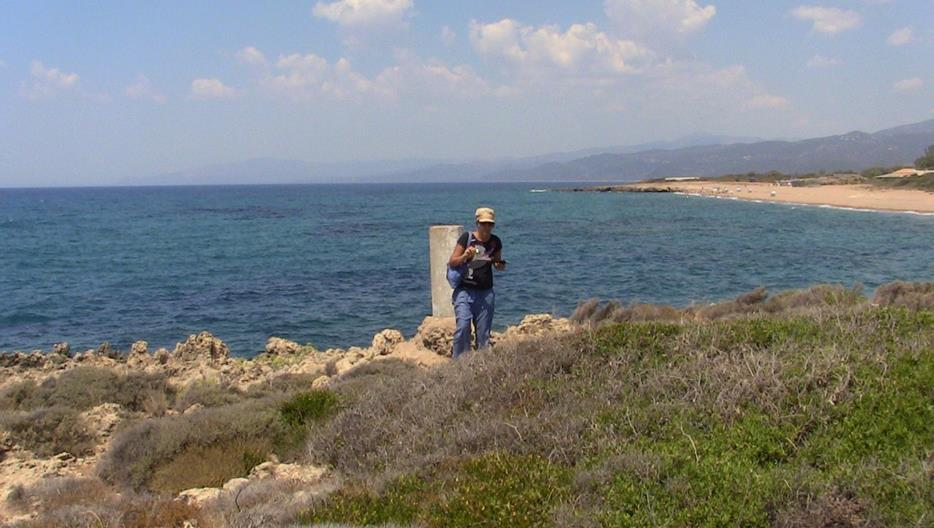 Μικτά πολύγωνα. Τα πολύγωνα στα οποία εντοπίστηκαν 2 τύποι οικοτόπων οι οποίοι δεν ήταν δυνατό να χαρτογραφηθούν ξεχωριστά, αντιστοιχίστηκαν σε δύο κωδικούς οικοτόπων με το σύμβολο «+», π.χ., τα πολύγωνα σε αμμοθίνες με συστάδες Juniperus phoenicea (B1.