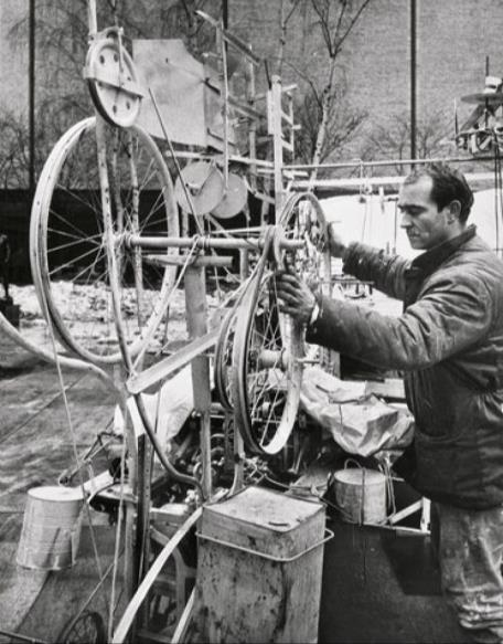 http://ebooks.edu.gr/modules /ebook/show.php/dsgym- C115/540/3555,14588/ Jean Tinguely, metamatics 1960.