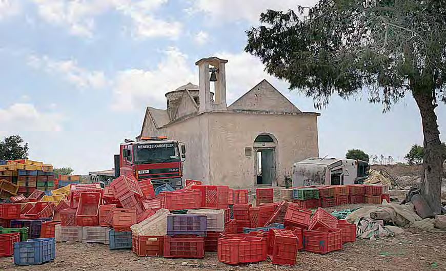 Εκκλησία Αγίου Αντωνίου, Λεονάρισσο, επαρχία Αμμοχώστου Ο φυσικός πλούτος και η στρατηγική θέση του νησιού καθόρισαν ουσιαστικά την πορεία της ιστορίας του - για χιλιάδες χρόνια, η Κύπρος έχει