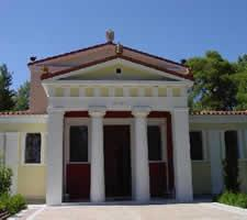 2. Μουσείο Ιστορίας των Ολυμπιακών Αγώνων της Αρχαιότητας Στο ανακαινισμένο κτίριο του πρώτου Αρχαιολογικού Μουσείου που προαναφέραμε, λειτουργεί από το 2004 ένα ακόμα μουσείο, το Μουσείο της